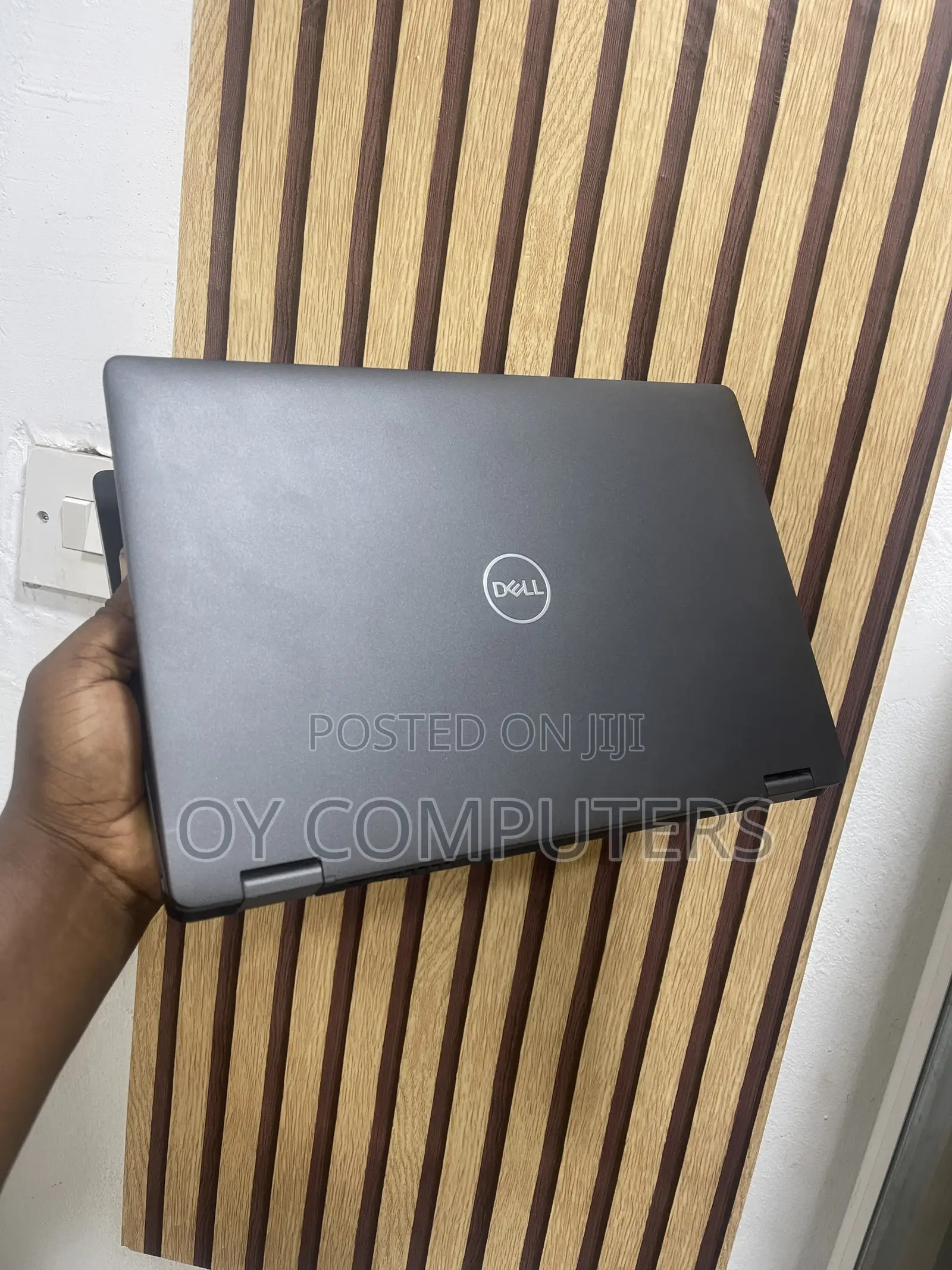 Laptop Dell Latitude 5300 2-in-1 8GB Intel Core i7 SSD 256GB