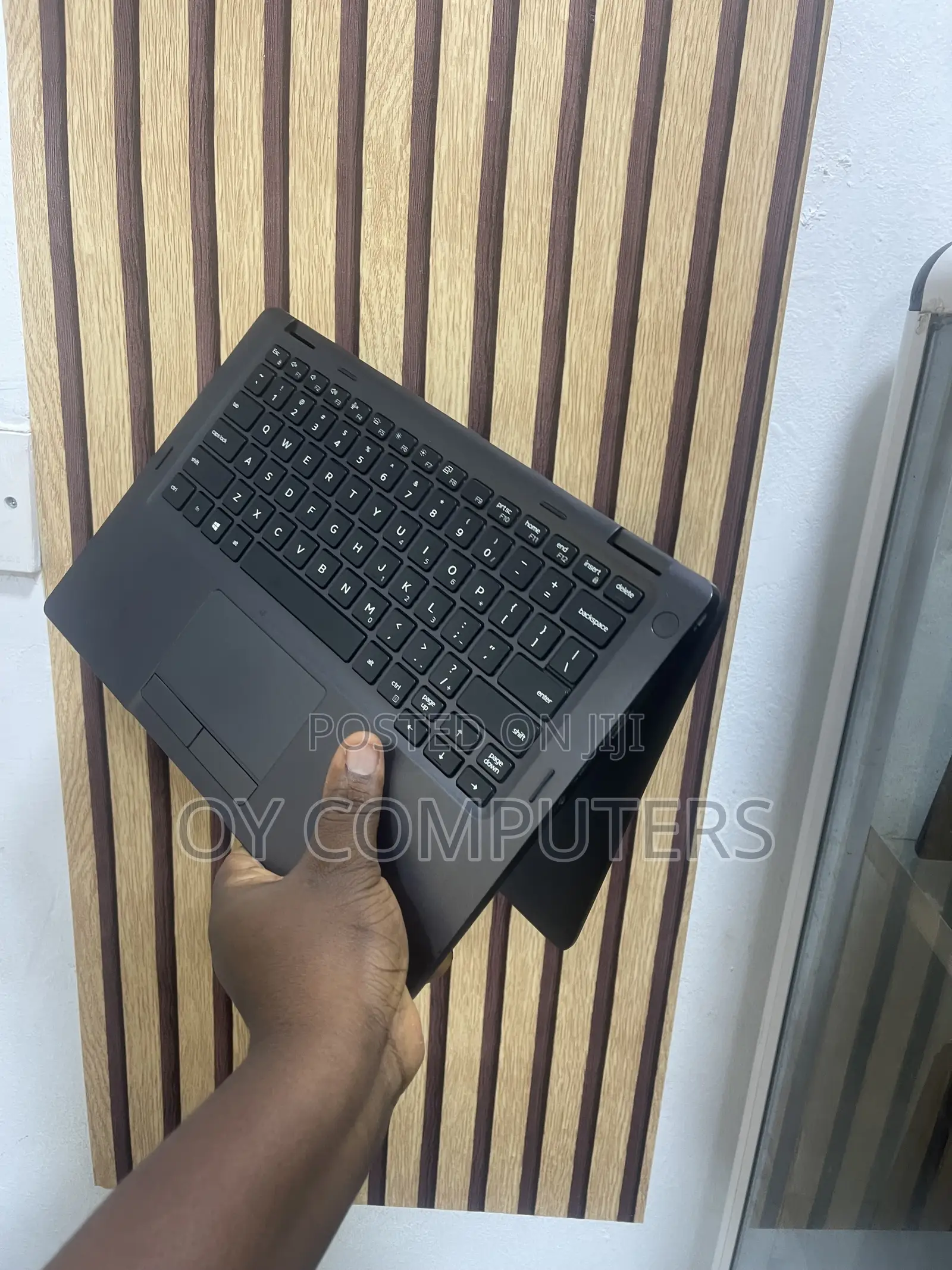 Laptop Dell Latitude 5300 2-in-1 8GB Intel Core i7 SSD 256GB