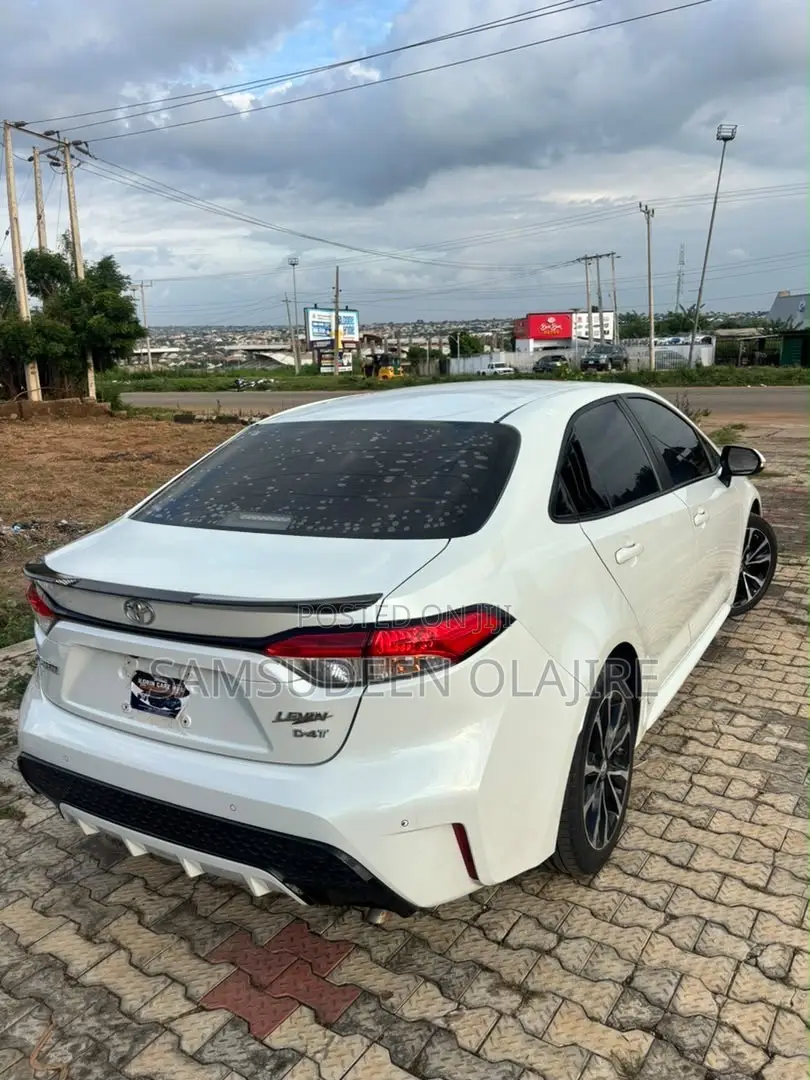 Toyota Corolla 2022 White