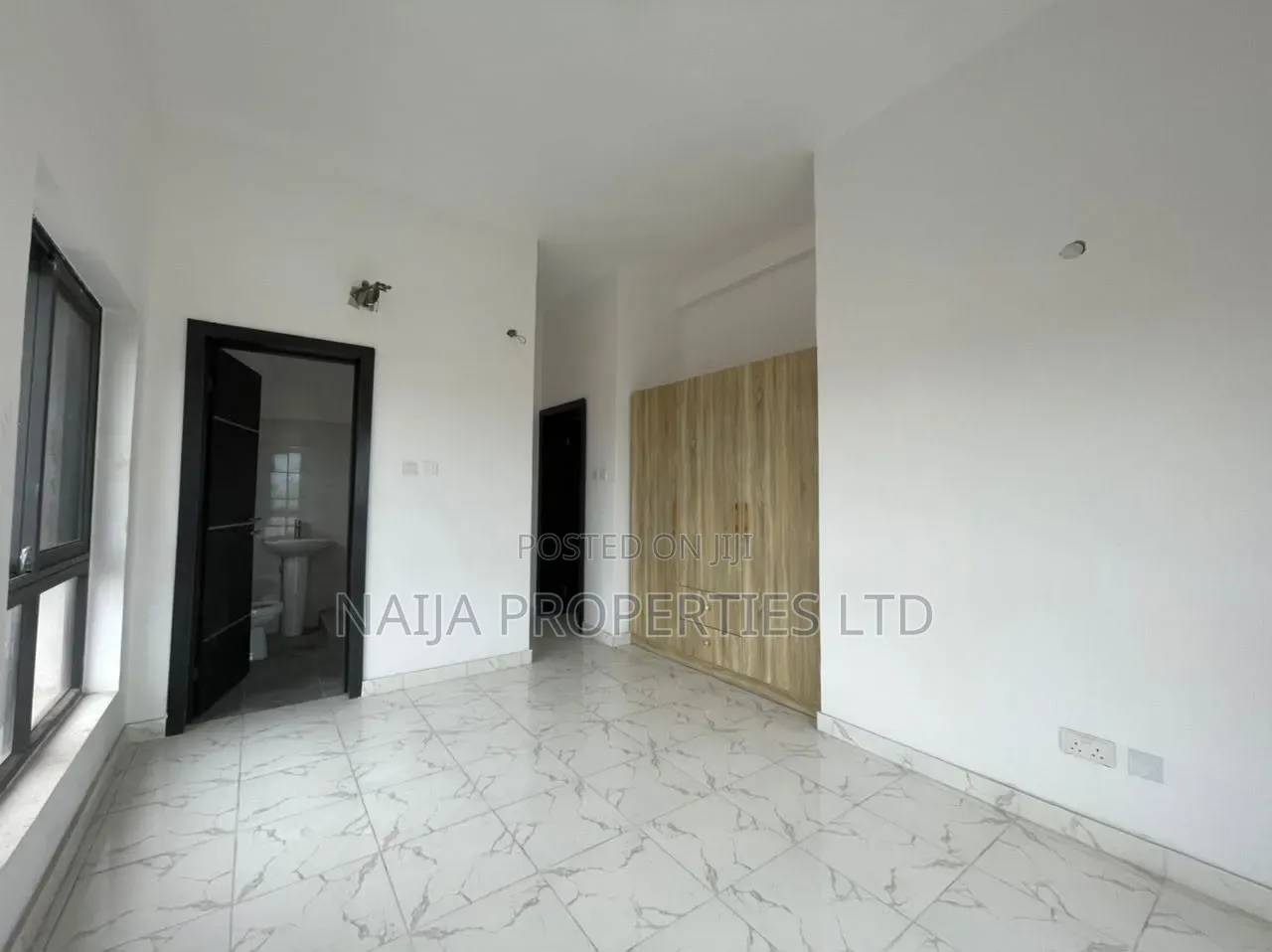 3bdrm Apartment in Lekki Phase 1 for rent