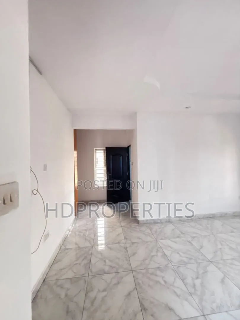 1bdrm Shared Apartment in Westend Estate, Lagos Island / Lagos Island