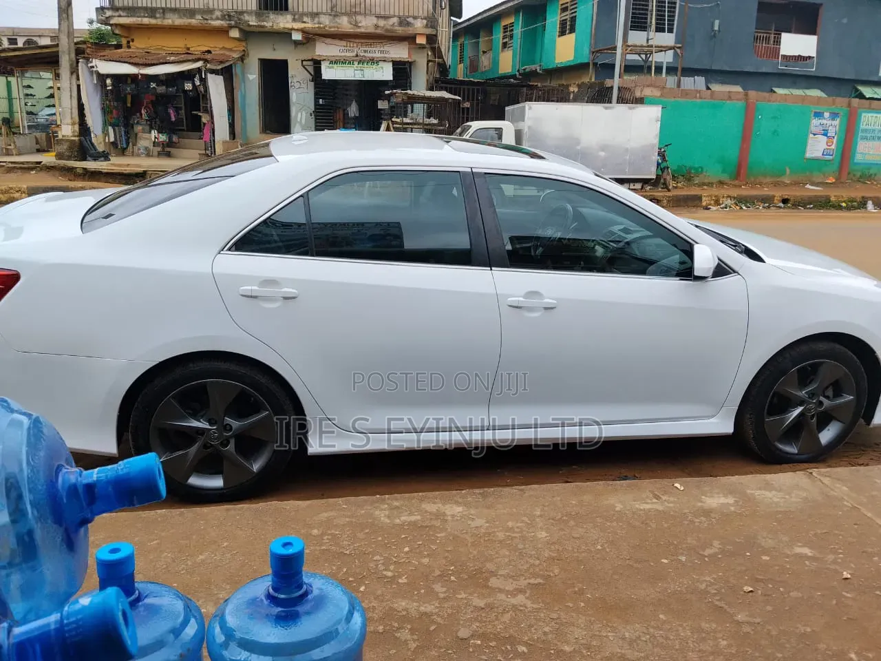 Toyota Camry SE 4dr Sedan (2.5L 4cyl 6A) 2013 White