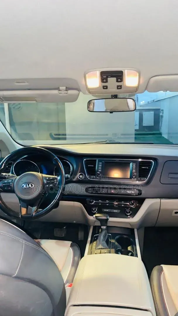 Kia Sedona EX 2018 Silver