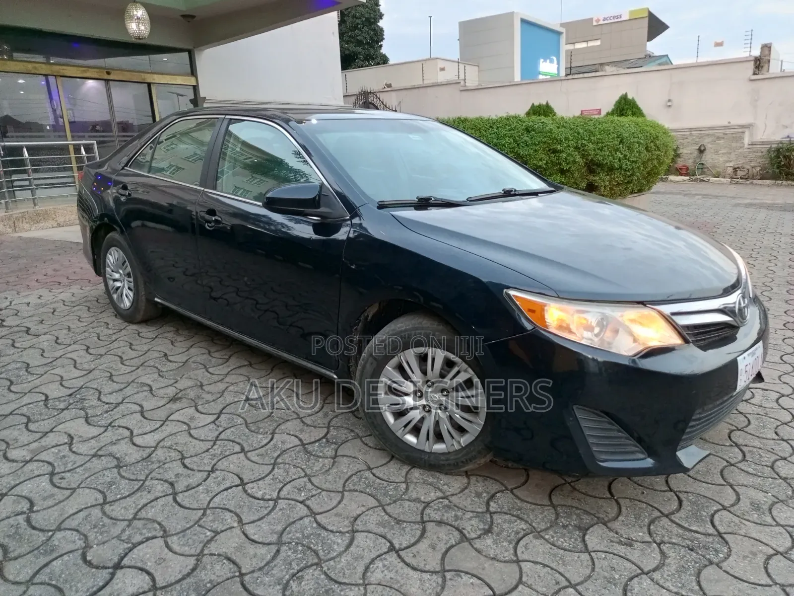 Toyota Camry LE 4dr Sedan (2.5L 4cyl 6A) 2012 Black