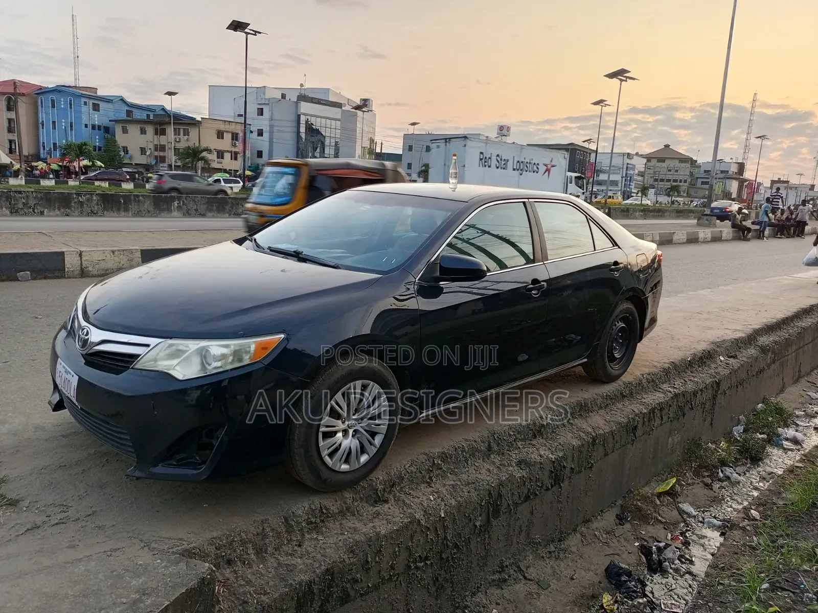 Toyota Camry LE 4dr Sedan (2.5L 4cyl 6A) 2012 Black