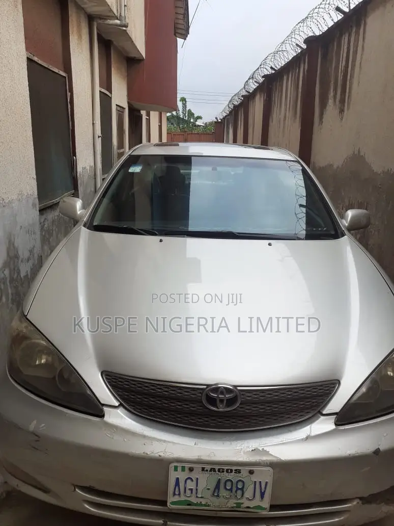 Toyota Camry SE V6 4dr Sedan (3.3L 6cyl 5A) 2004 Silver