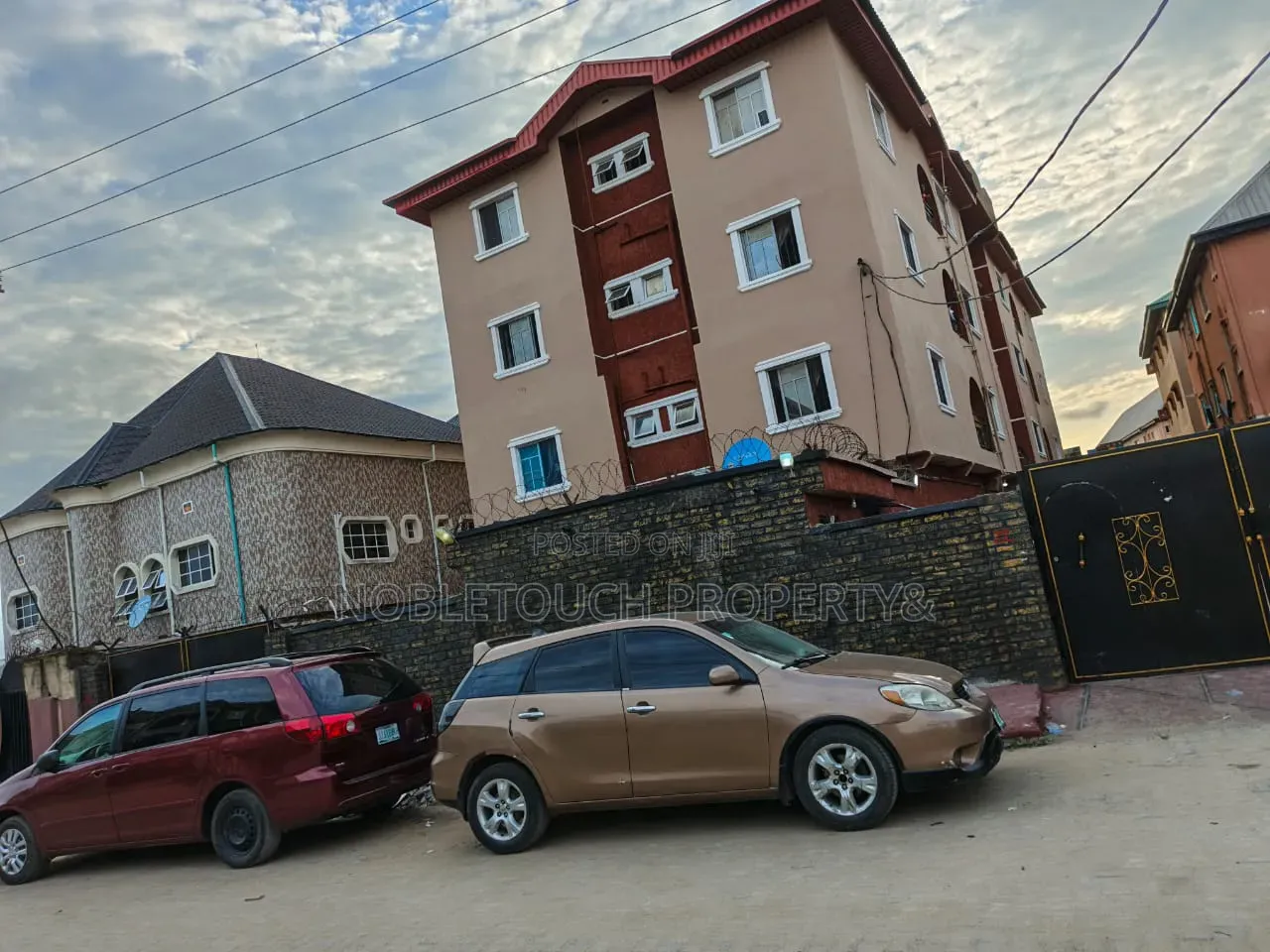 10bdrm Block of Flats in Satellite Town Lagos for sale