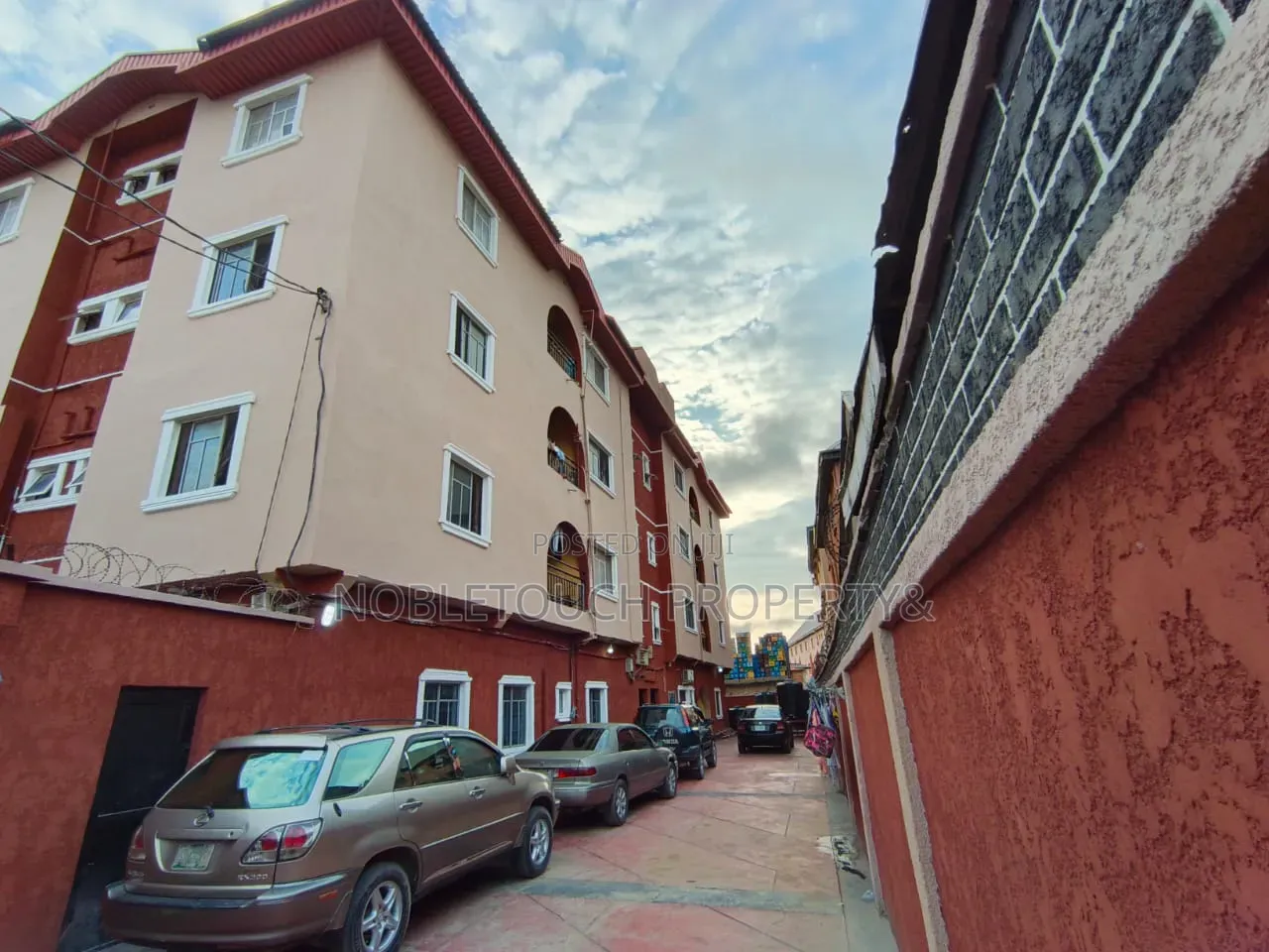 10bdrm Block of Flats in Satellite Town Lagos for sale