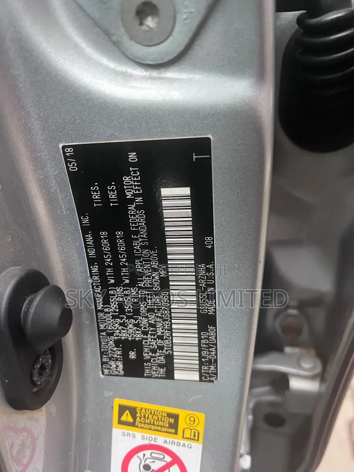 Toyota Highlander LE 4x4 V6 (3.5L 6cyl 8A) 2018 Silver