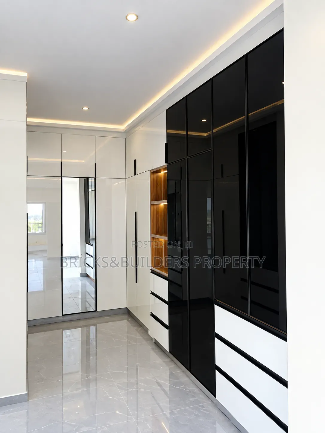 Furnished 5bdrm Duplex in Kado for sale