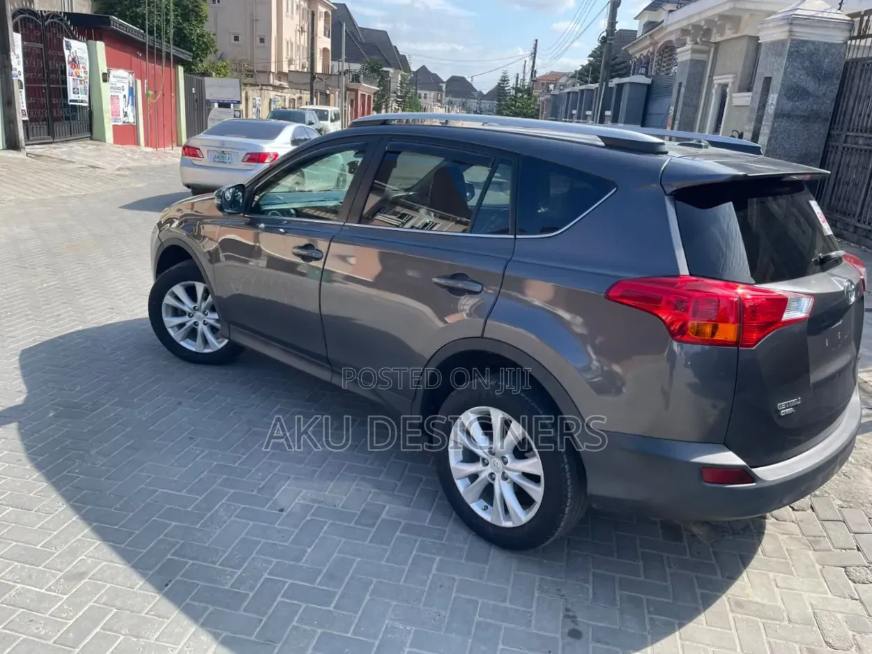 Toyota RAV4 Limited 4dr SUV AWD (2.5L 4cyl 6A) 2015 Brown