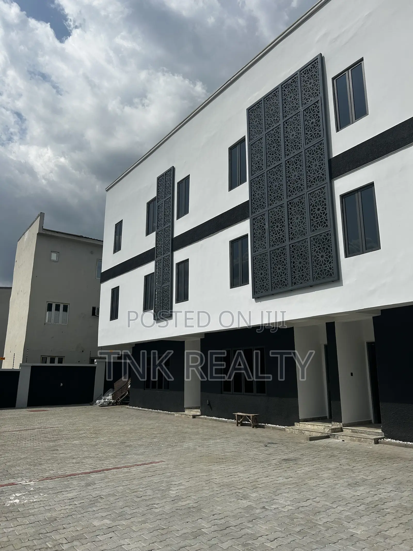 4bdrm Duplex in Jahi for sale