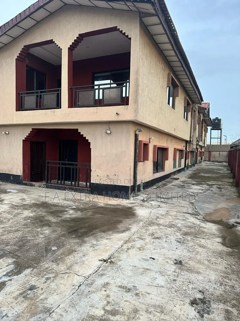 3bdrm Block of Flats in Agric for sale