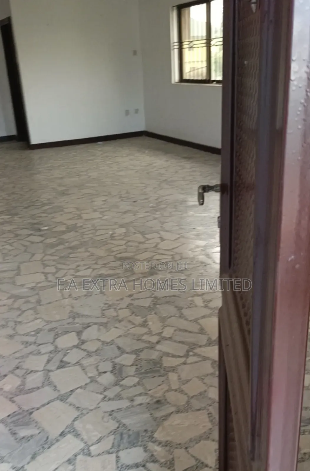 3bdrm Block of Flats in Agric for sale