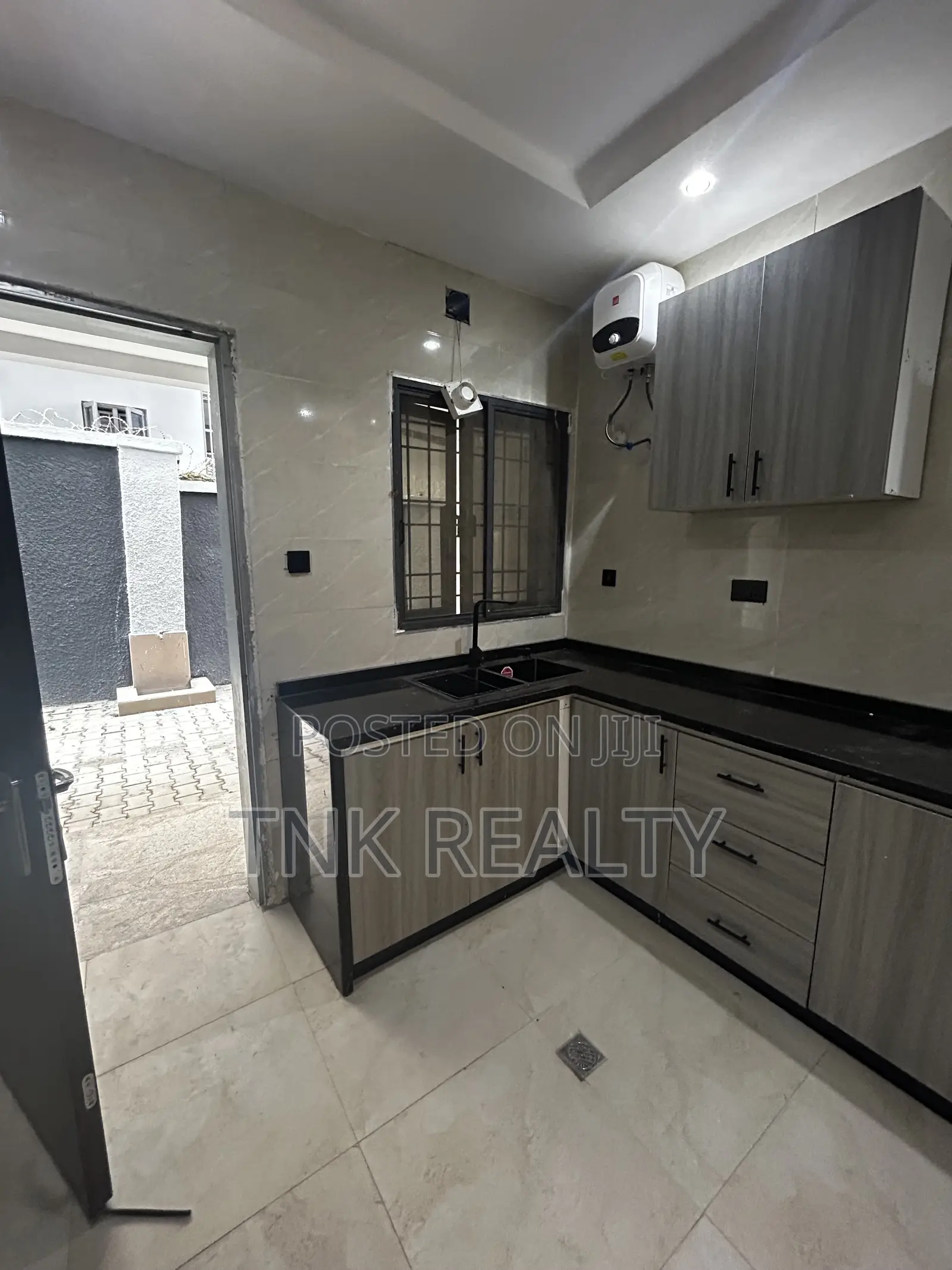 4bdrm Duplex in Jahi for sale