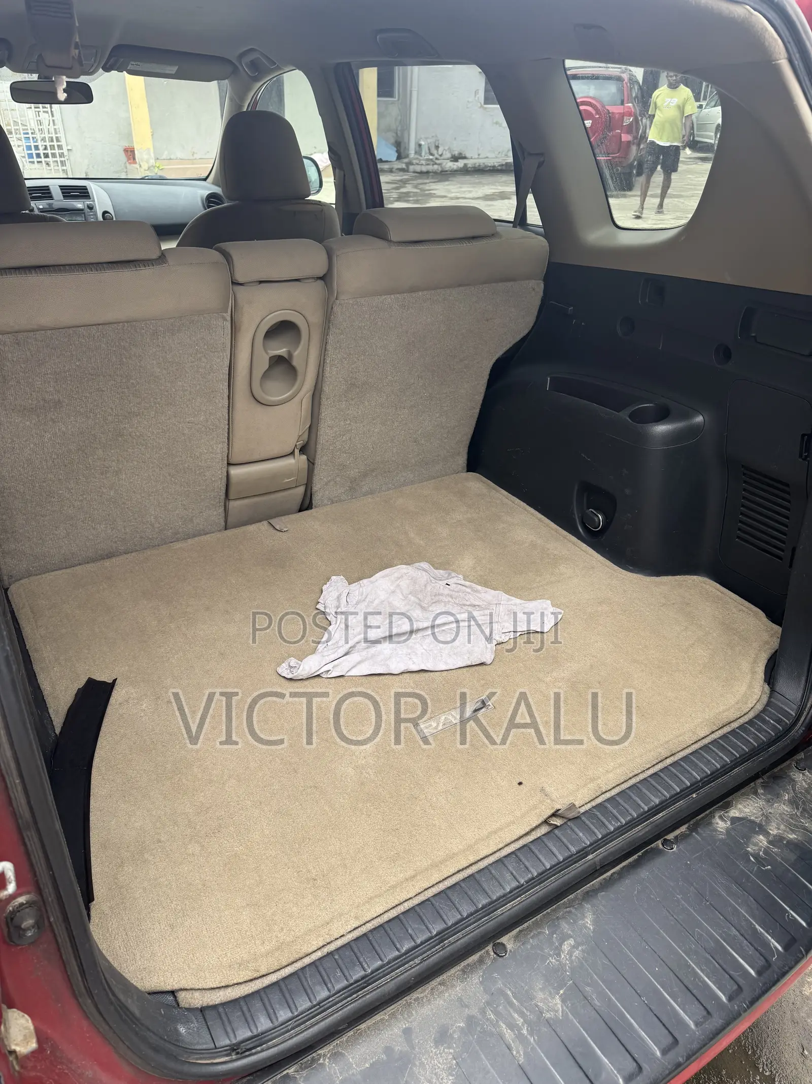 Toyota RAV4 V6 2009 Red