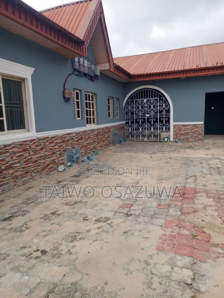 Mini Flat in Badore for rent