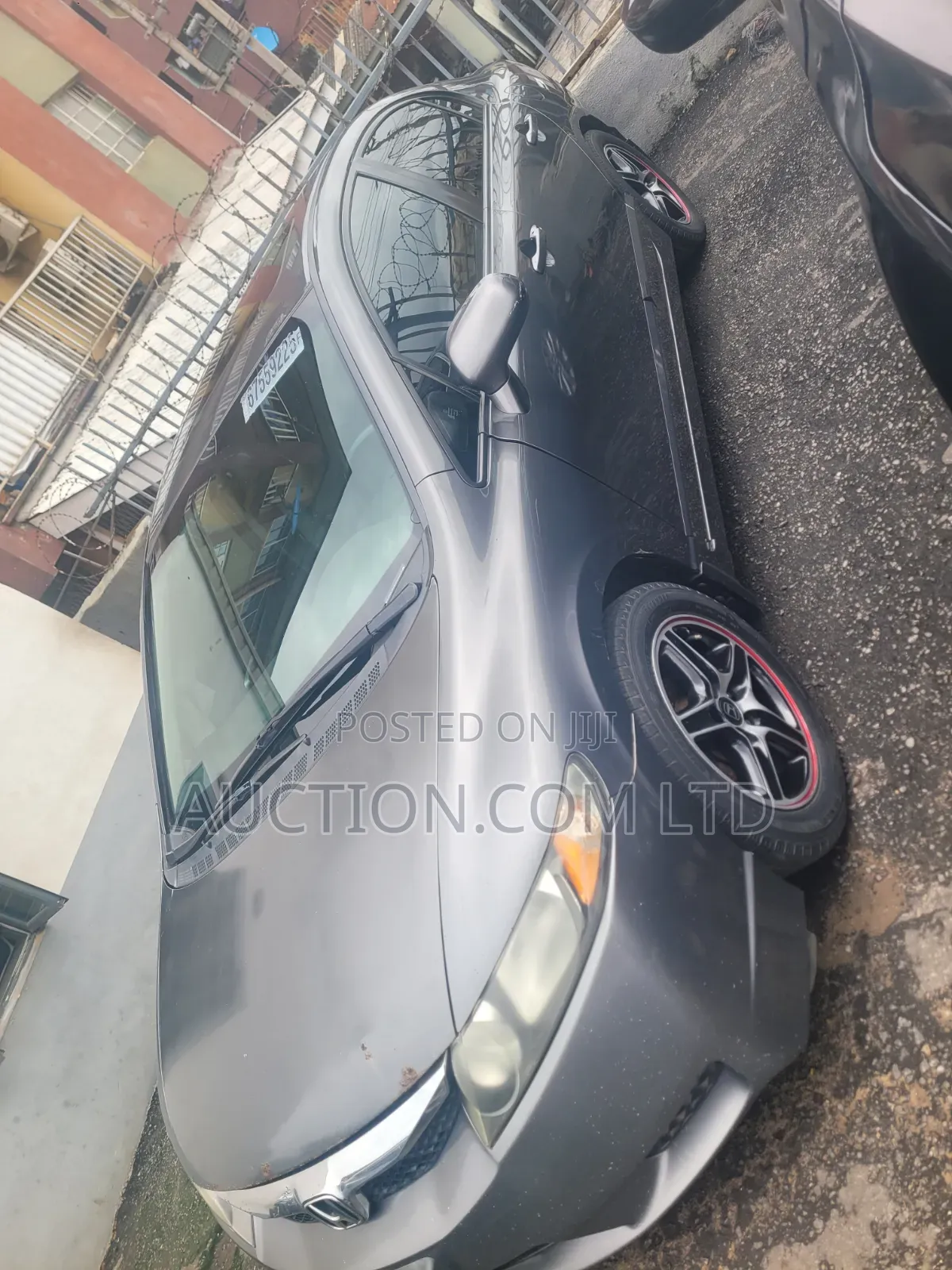 Honda Civic 1.8 5 Door Automatic 2011 Gray