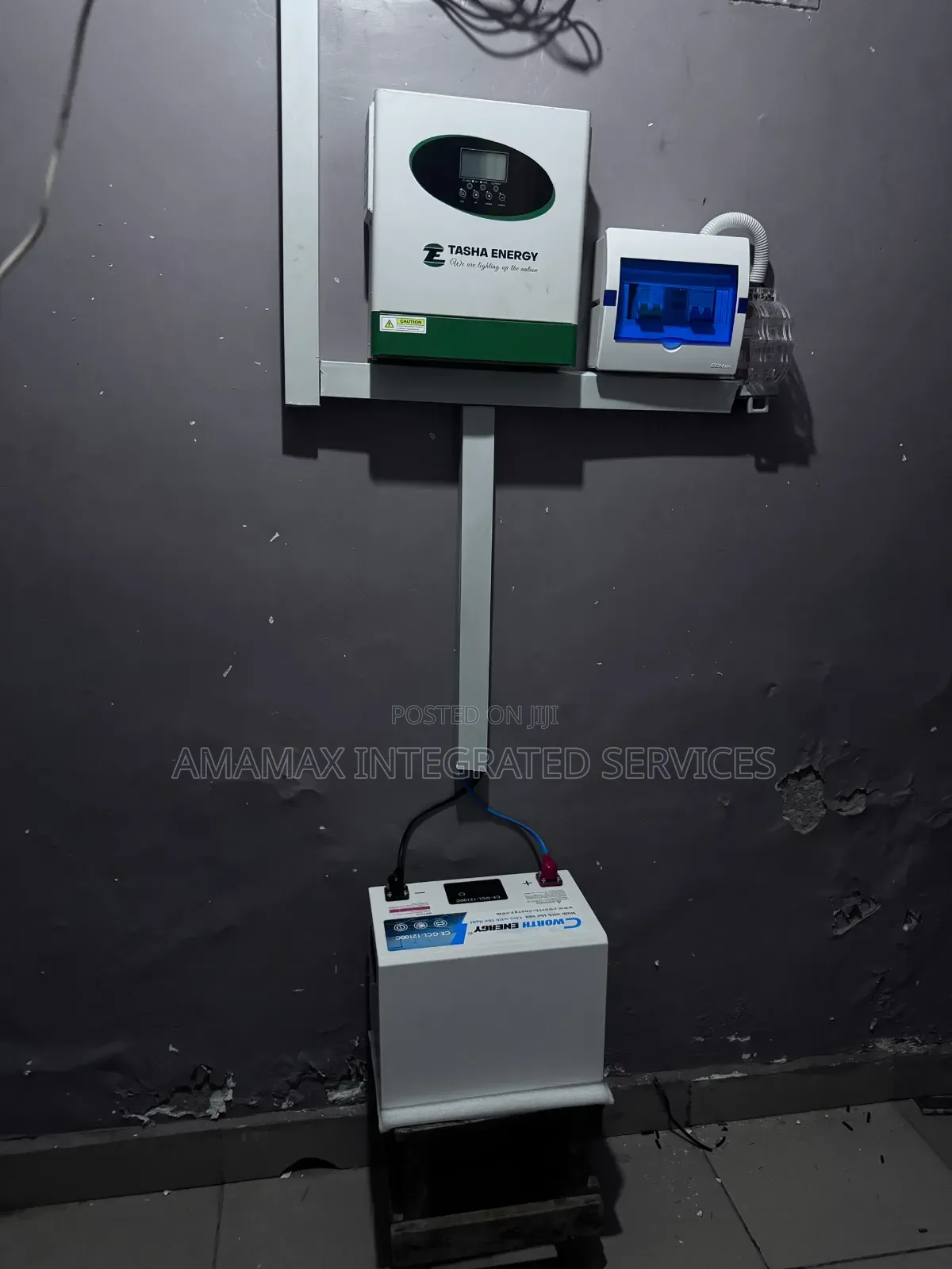 1.5kva Hybrid Inverter 12volt and 2.8kwh Lithium Battery 12volt