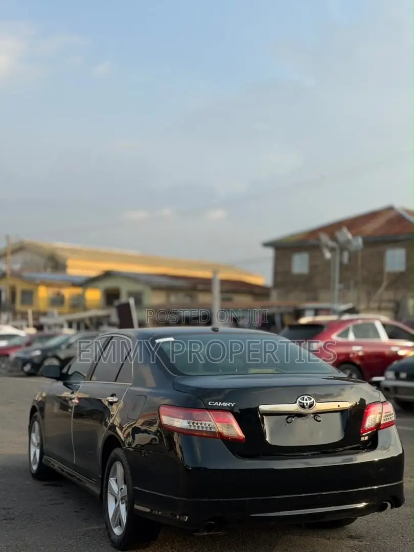 Toyota Camry SE 4dr Sedan (2.5L 4cyl 6AM) 2010 Black