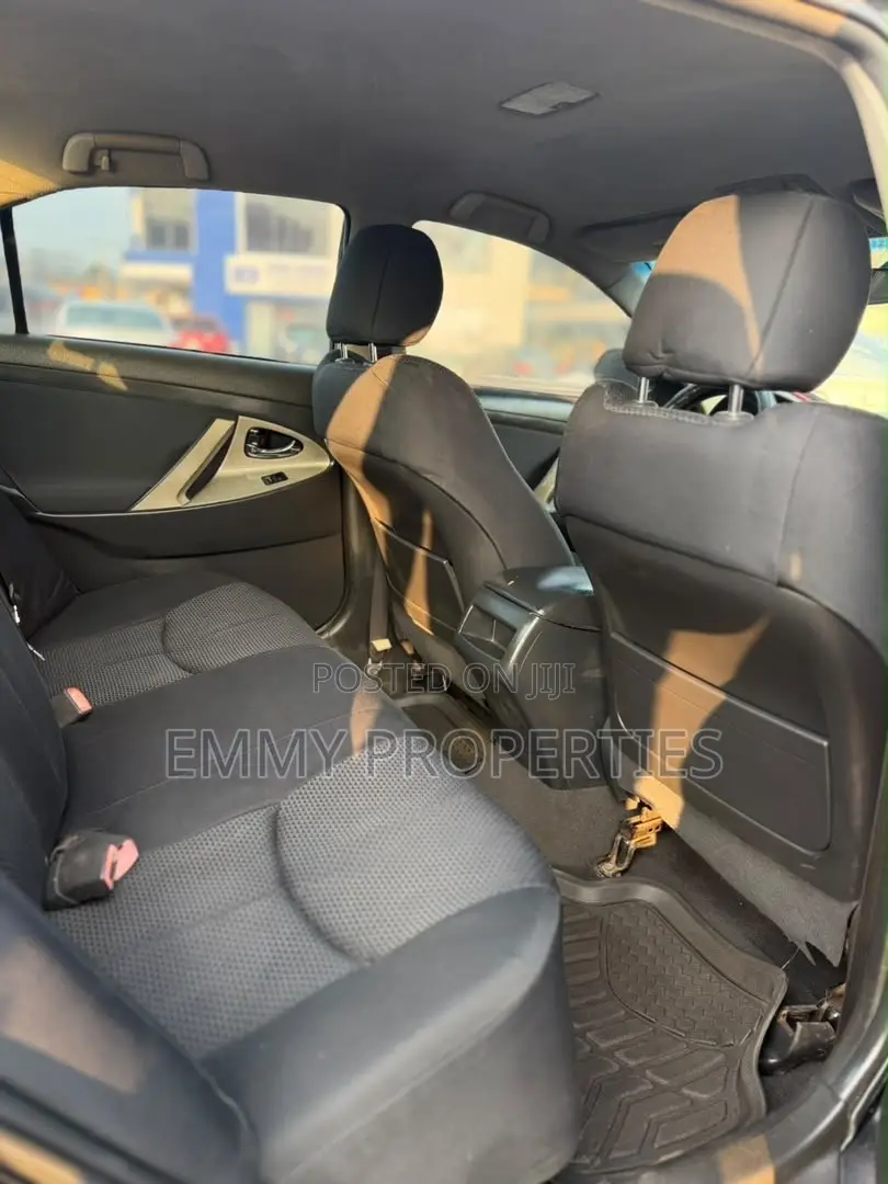 Toyota Camry SE 4dr Sedan (2.5L 4cyl 6AM) 2010 Black
