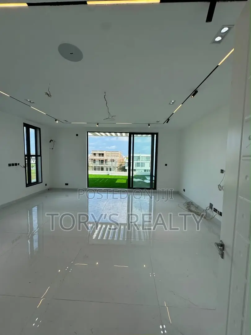 5bdrm Duplex in Ikate for rent