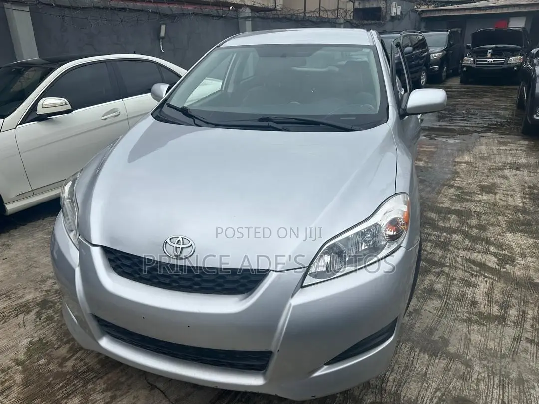 Toyota Matrix 2010 Silver