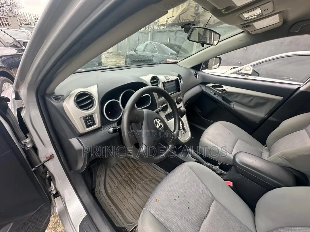 Toyota Matrix 2010 Silver