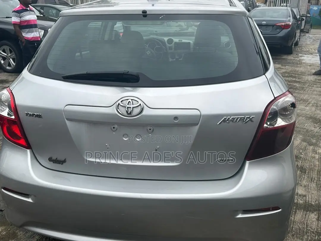 Toyota Matrix 2010 Silver