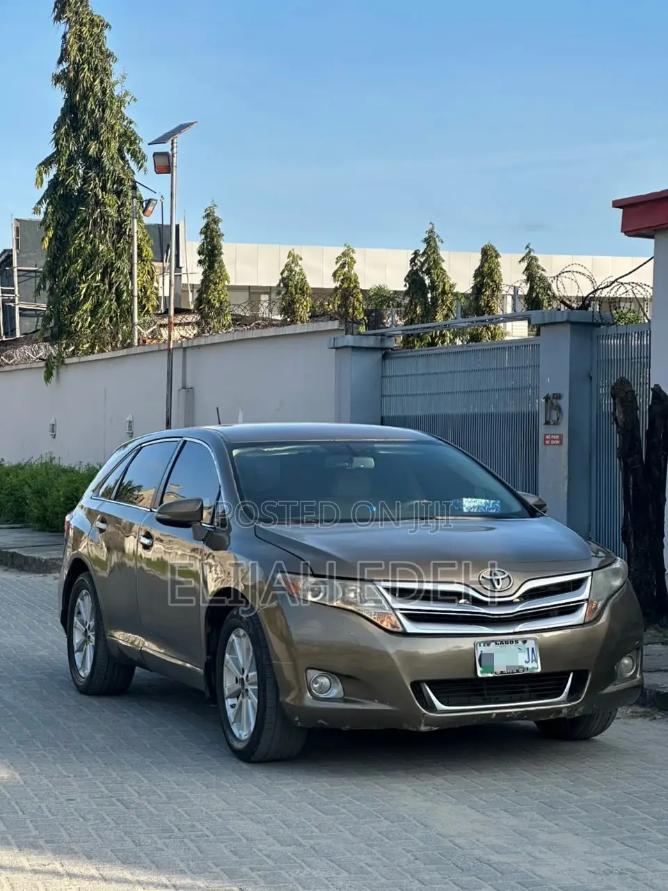 Toyota Venza LE 2010 Brown