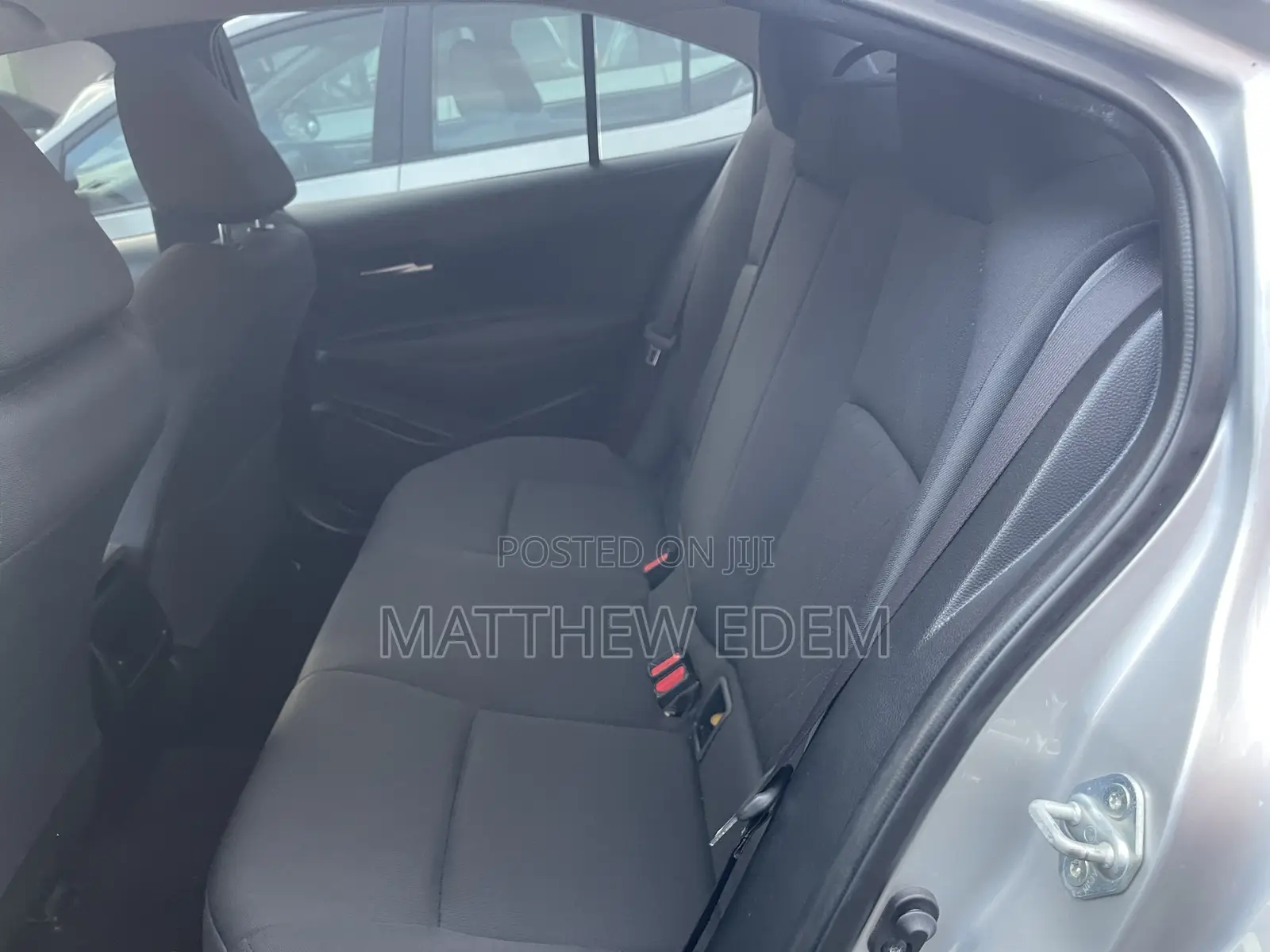 Toyota Corolla LE Eco (1.8L 4cyl 2A) 2019 Silver