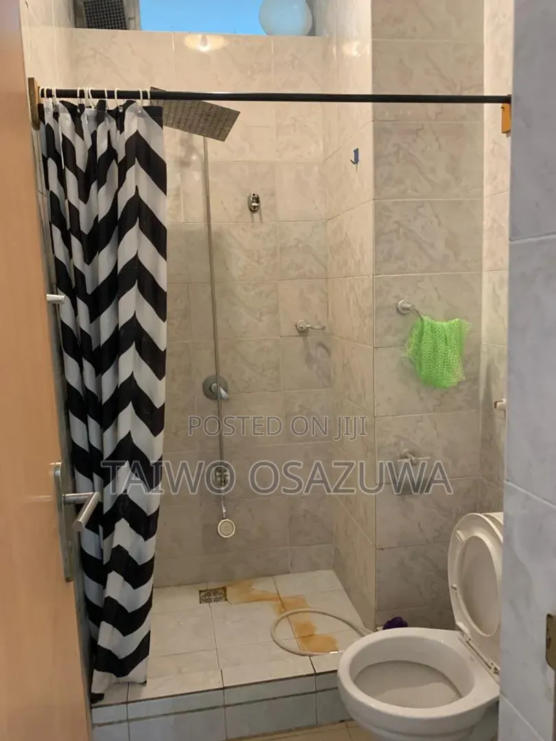 3bdrm Maisonette in 1004 Housing Estate for rent