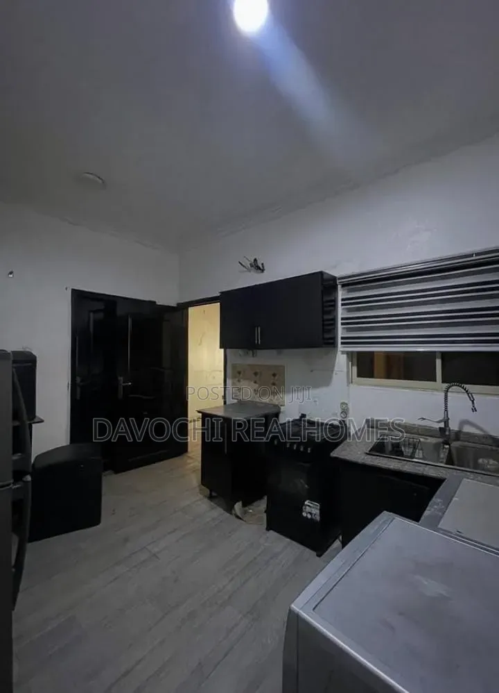3bdrm Apartment in Lekki Phase 1 for rent