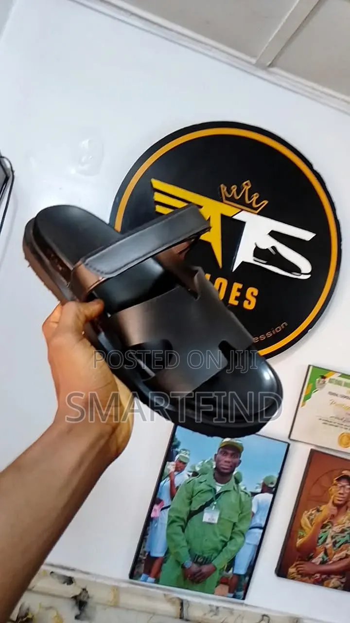 At Signature Slide in Jet Black