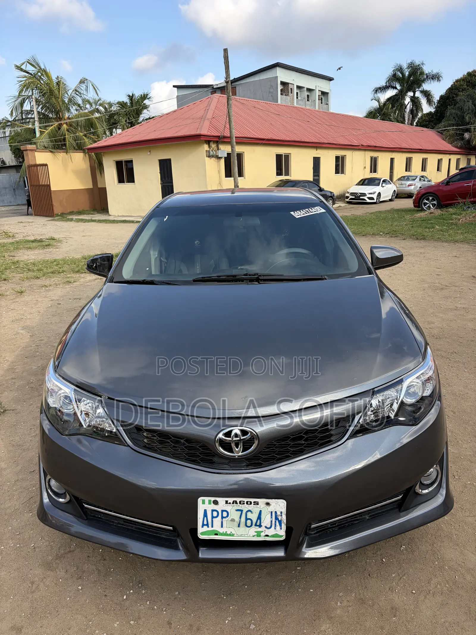 Toyota Camry SE 4dr Sedan (2.5L 4cyl 6A) 2014 Gray