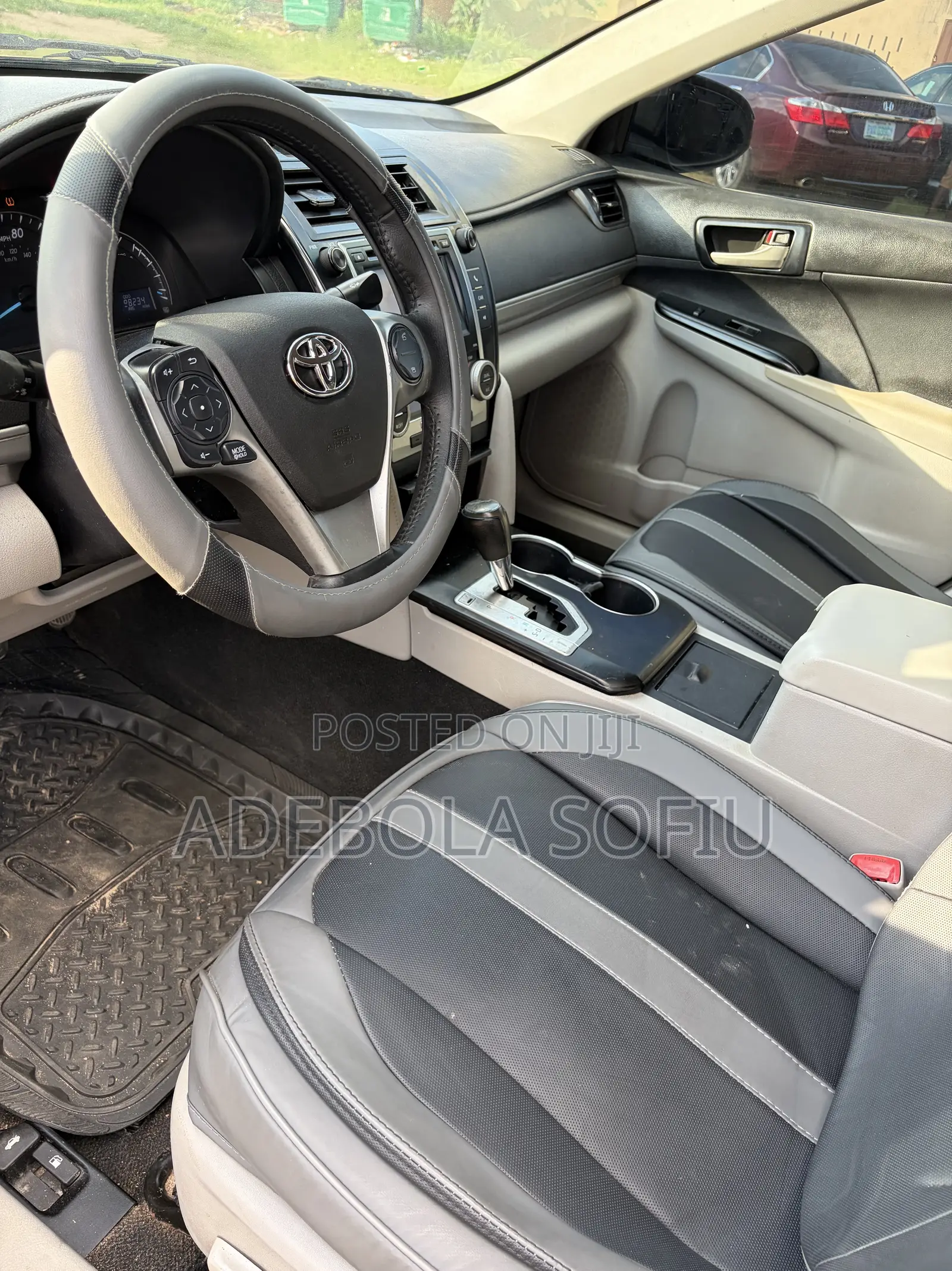 Toyota Camry SE 4dr Sedan (2.5L 4cyl 6A) 2014 Gray