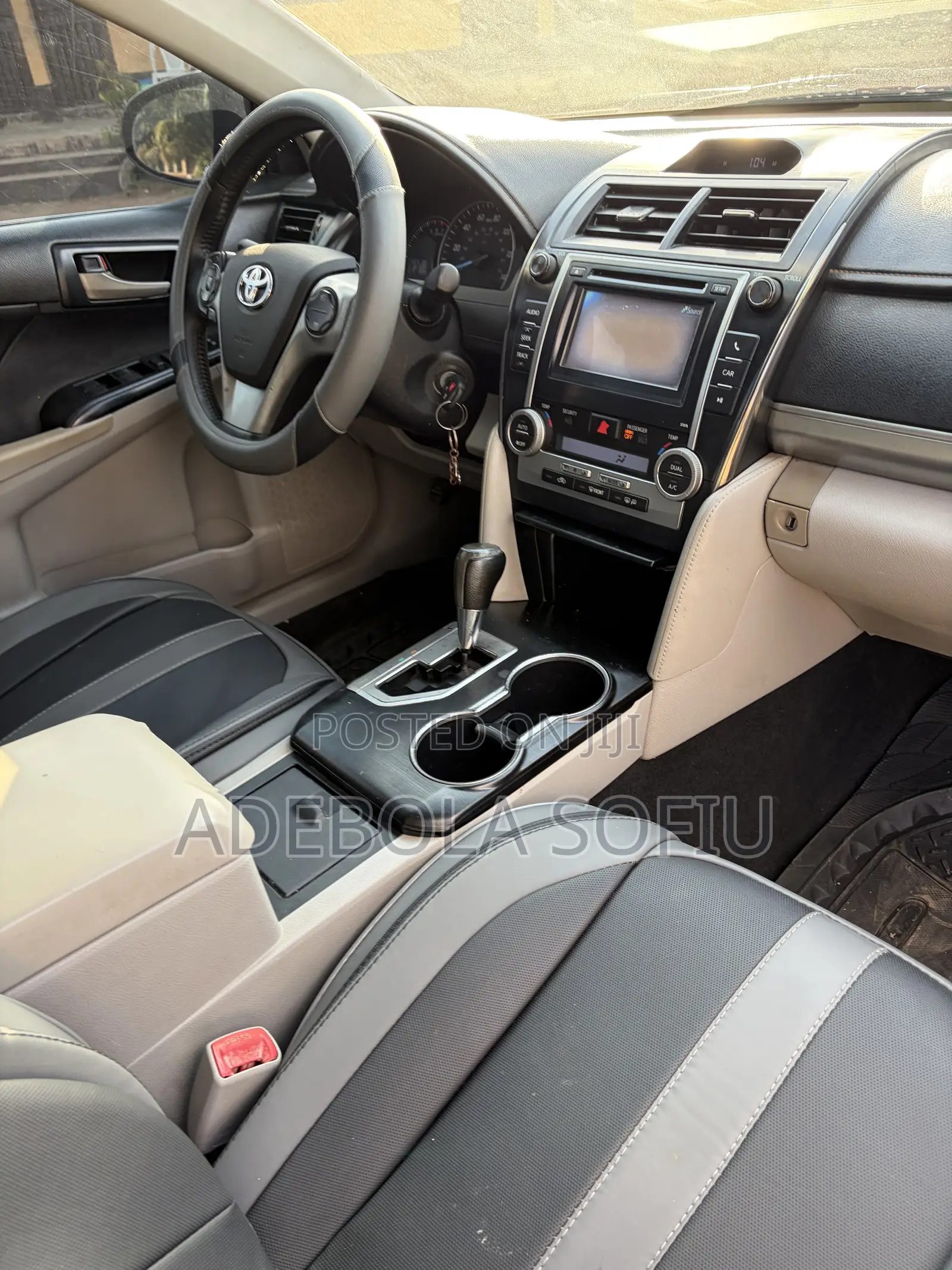 Toyota Camry SE 4dr Sedan (2.5L 4cyl 6A) 2014 Gray