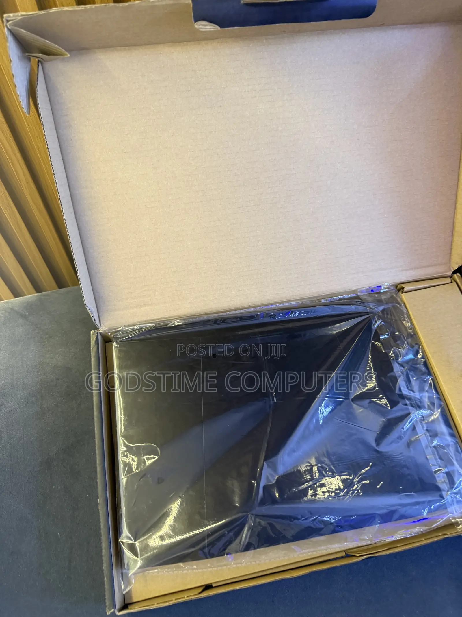 New Laptop MSI Katana 17 16GB Intel Core i7 SSD 1T