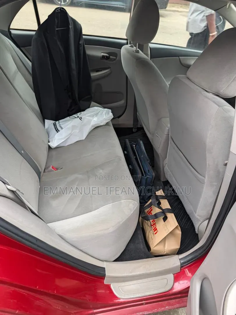 Toyota Corolla LE 4dr Sedan (1.8L 4cyl 4A) 2013 Red