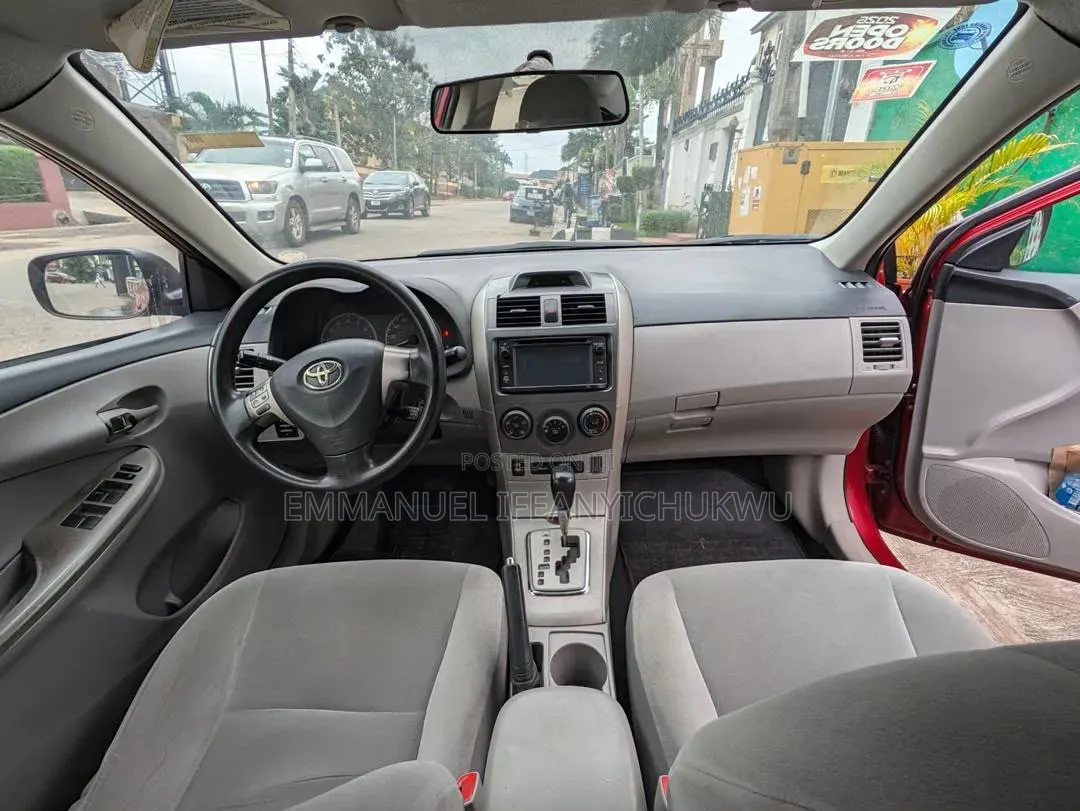 Toyota Corolla LE 4dr Sedan (1.8L 4cyl 4A) 2013 Red
