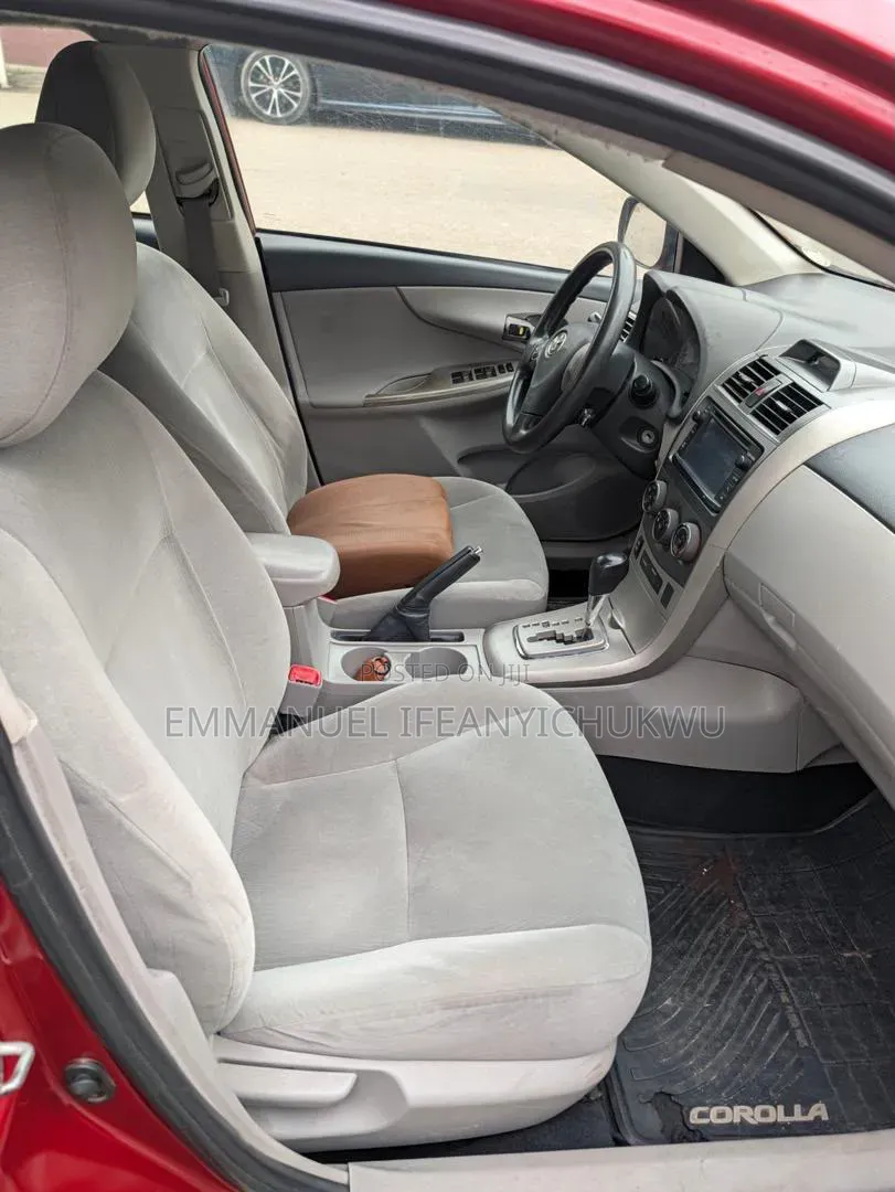 Toyota Corolla LE 4dr Sedan (1.8L 4cyl 4A) 2013 Red