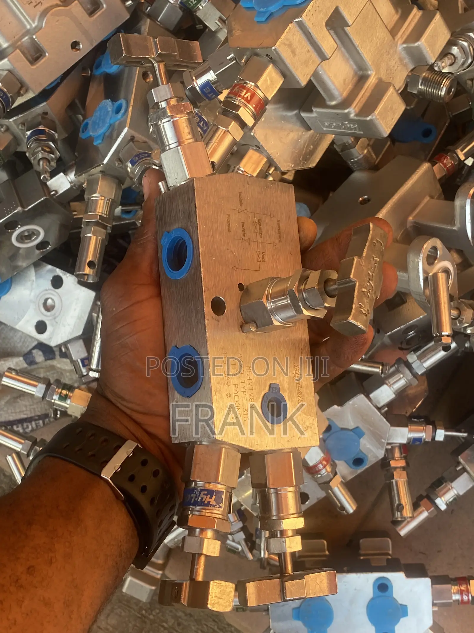 Hy-Lok 5-Valve Manifold 316 Stainless Steel