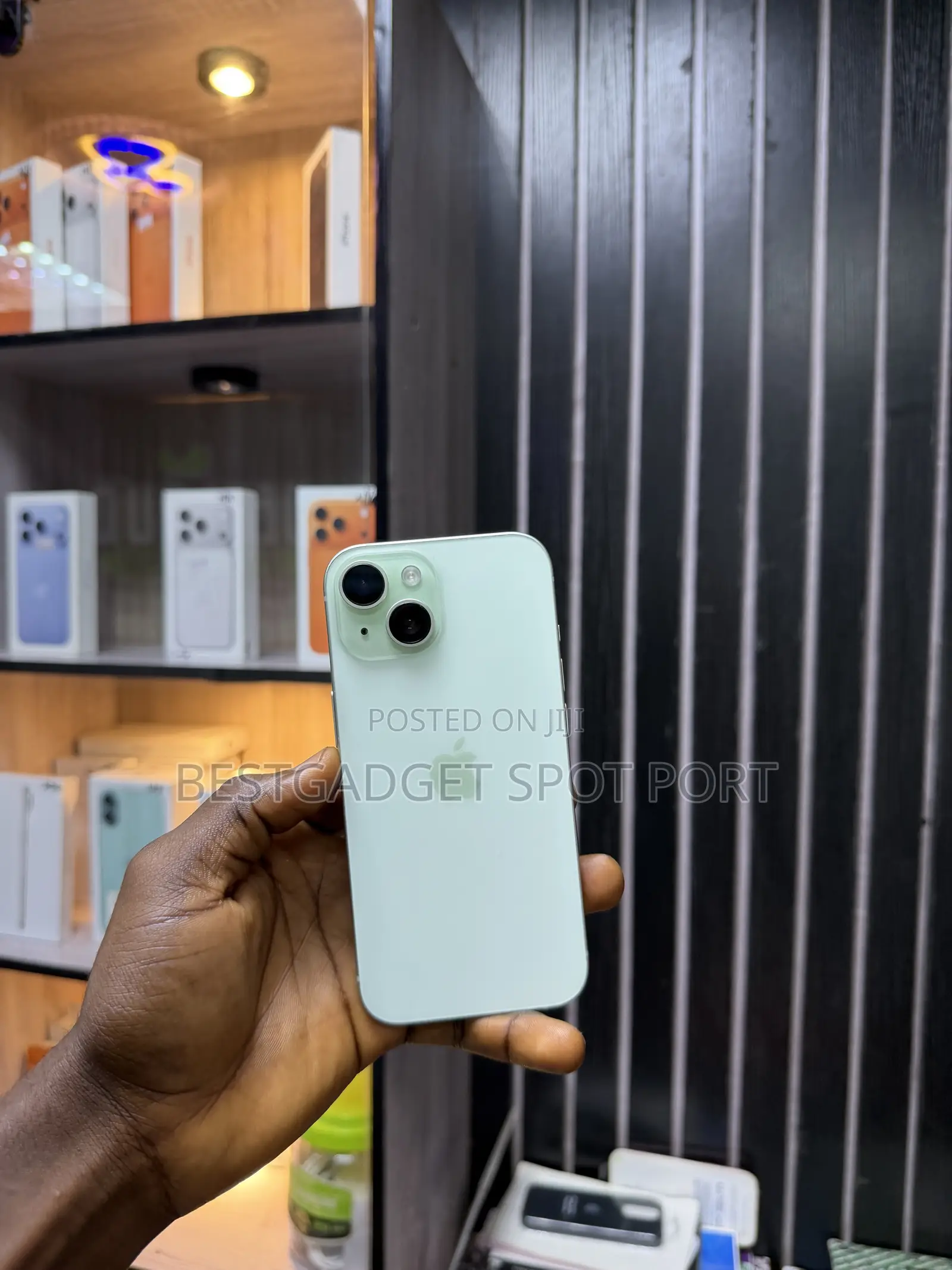 Apple iPhone 15 128 GB Green
