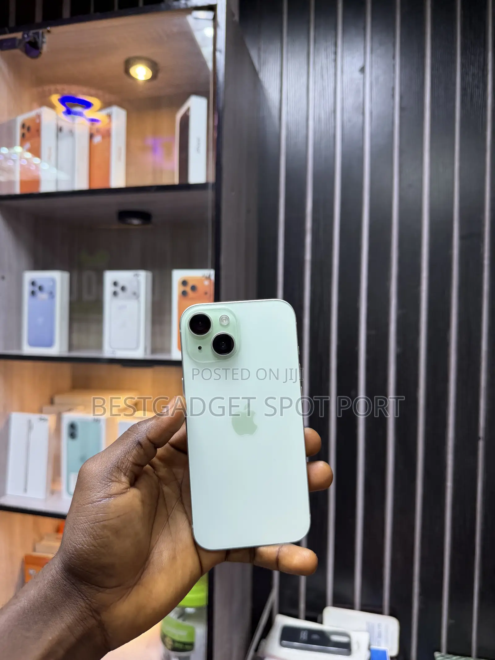 Apple iPhone 15 128 GB Green