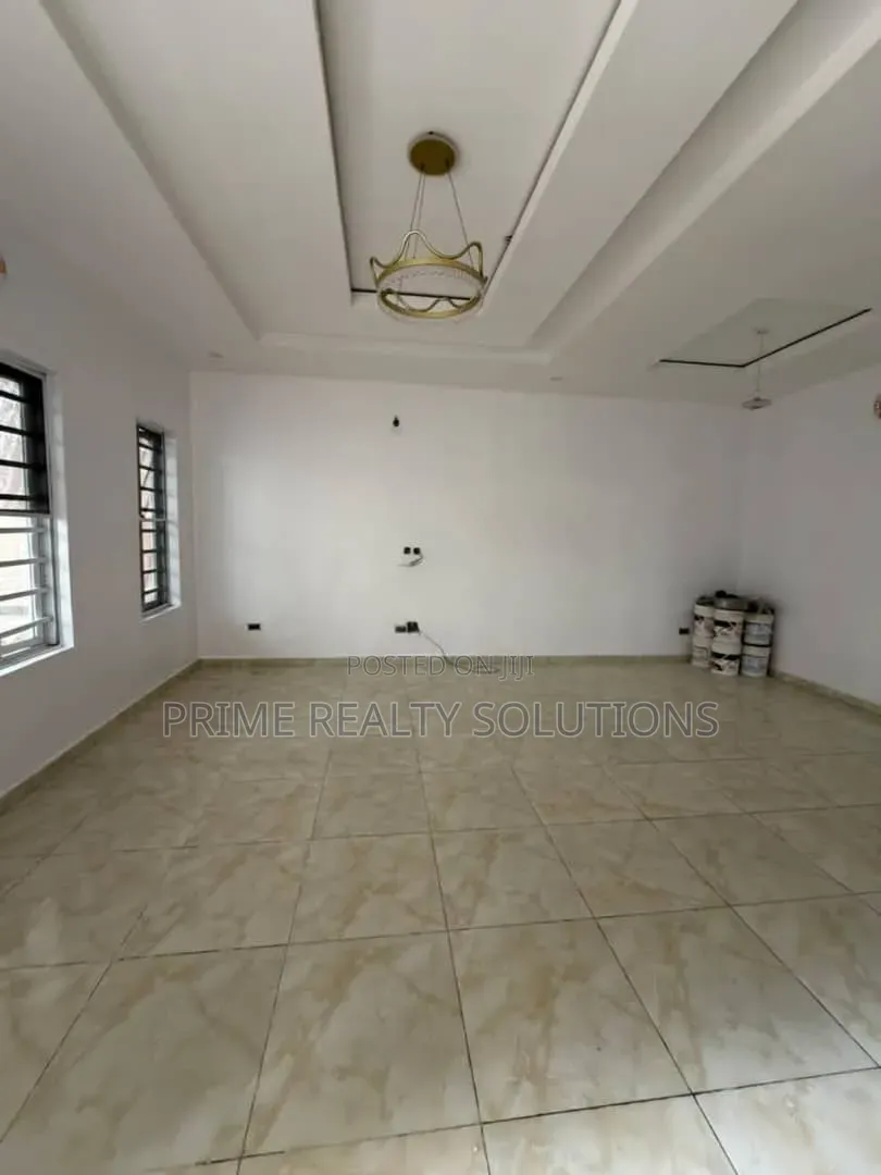Mini Flat in Thomas Estate for rent