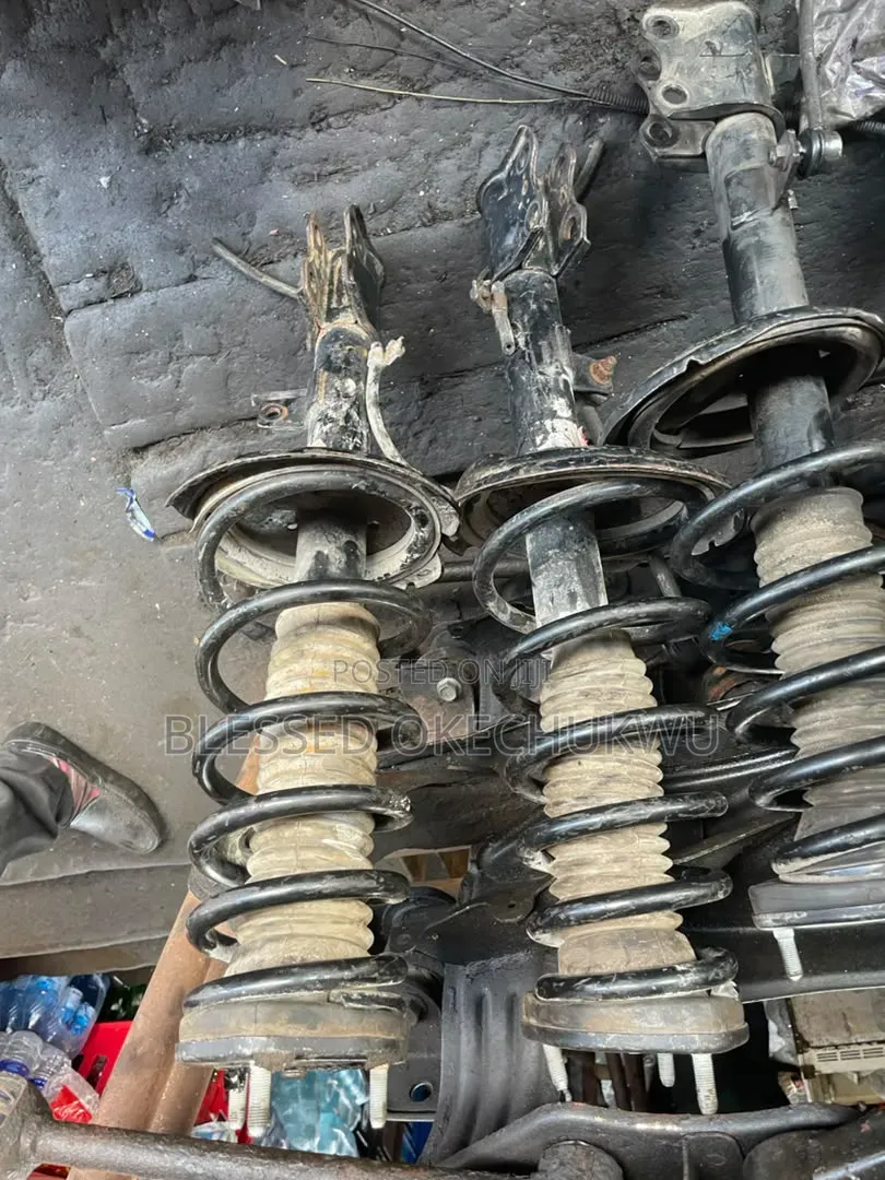 Back Shock Absorber Toyota Highlander 2008 - 2012 and Toyota Venza