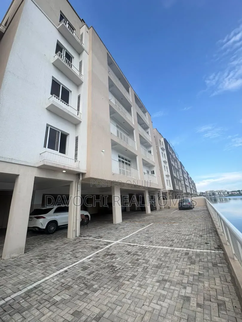 3bdrm Apartment in Lekki Phase 1 for rent
