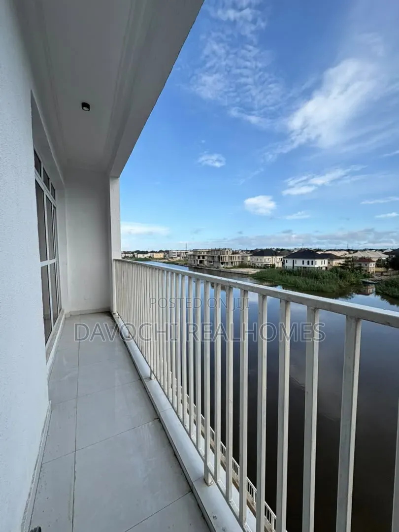 3bdrm Apartment in Lekki Phase 1 for rent