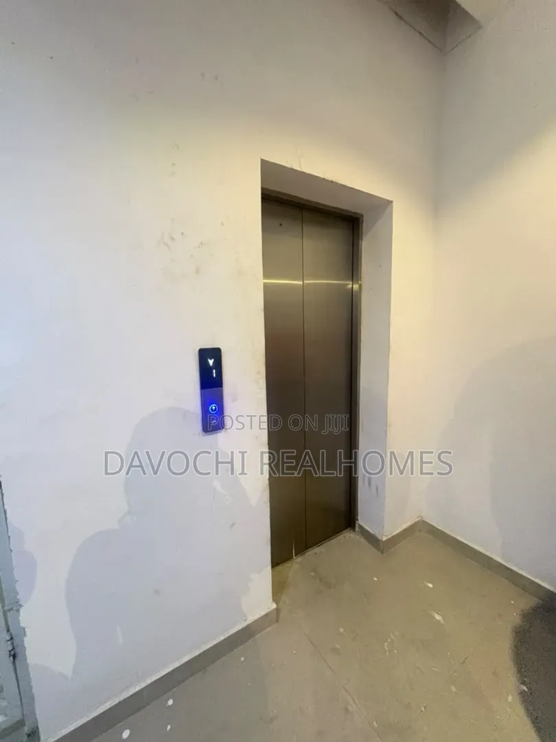 3bdrm Apartment in Lekki Phase 1 for rent