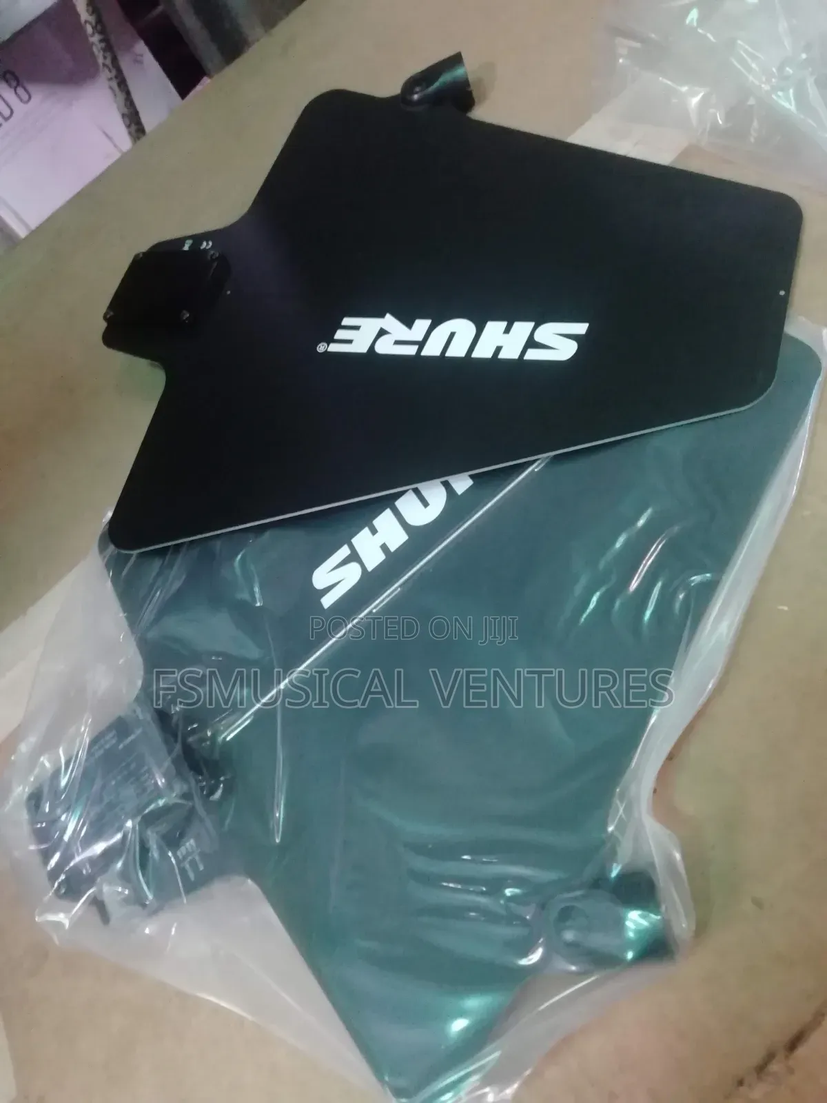Shure Ua844+Swb Antenna Booster